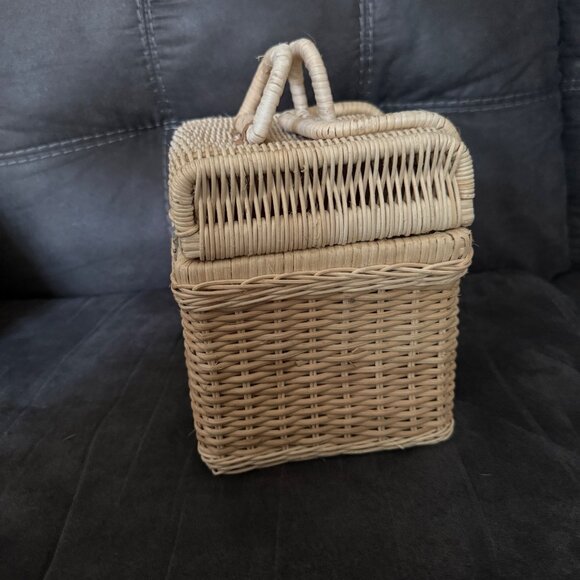 Vintage Woven Rattan Mini Basket With Handle - Picture 4 of 6